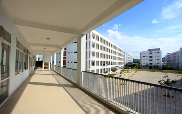 Khuôn viên trường ĐH BÁCH KHOA ĐÀ NẴNG