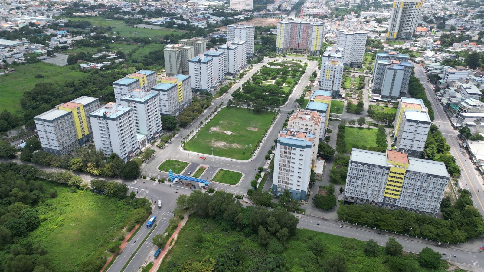 Khuôn viên KTX Khu B