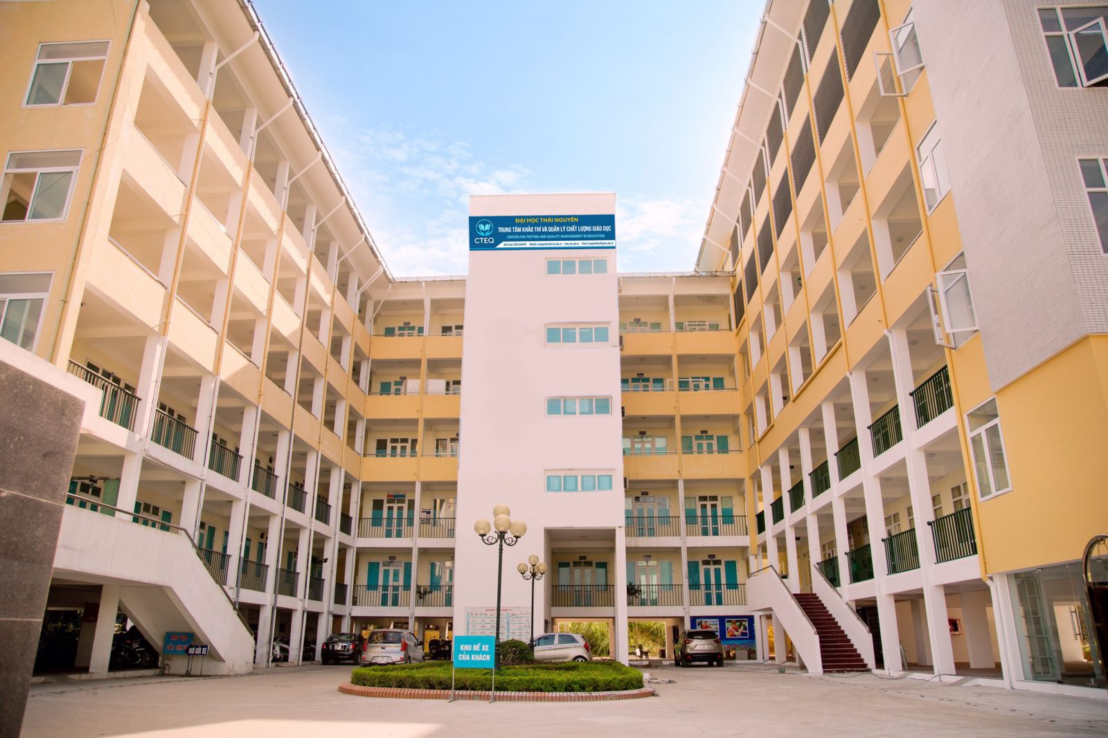 Khuôn viên trường ĐH BÁCH KHOA ĐÀ NẴNG